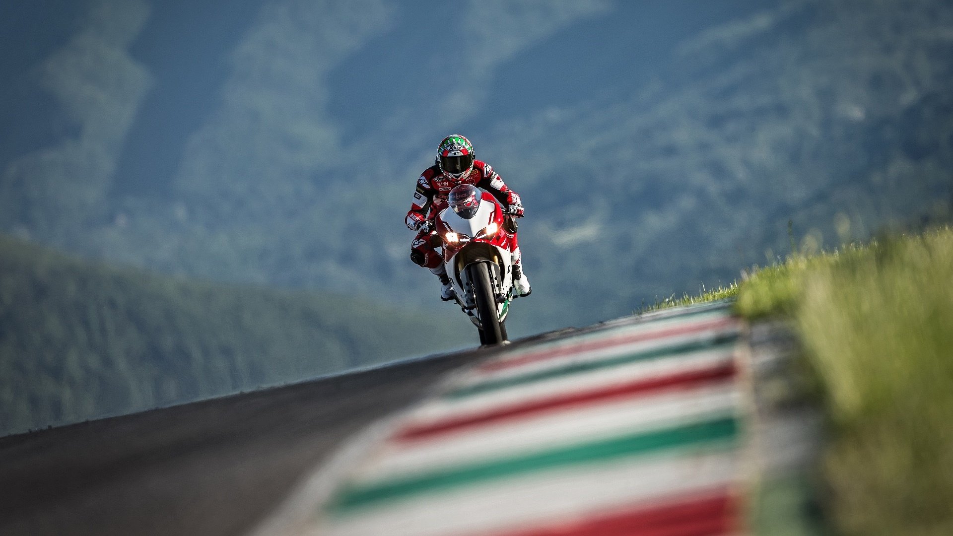 开云体育移动版-冰火两重天，申花外线爆发，山东男篮冰凉，辽宁本钢官宣签约